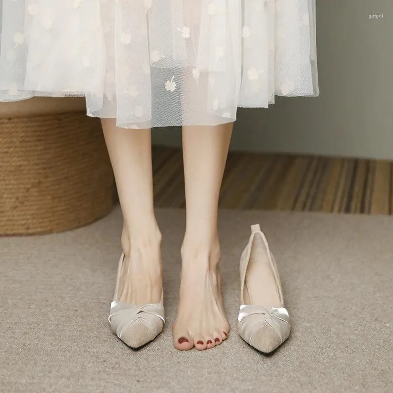 Kleidungsschuhe Französische Retro -Stil Low Heel 2024 Frühlings- und Herbst -Mitte mittlerer passender Rock Frauen Zapatos Mujer