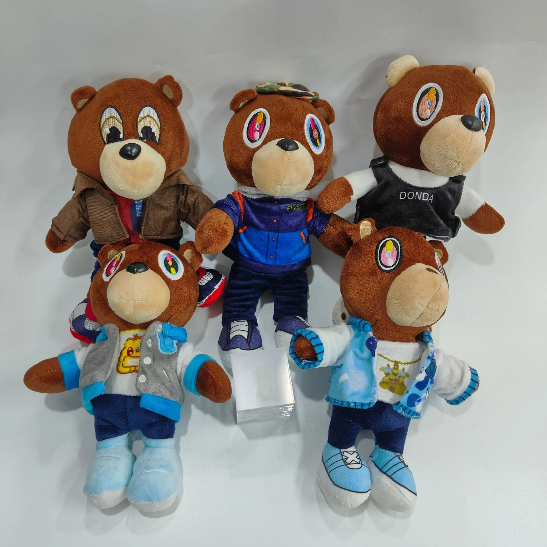 Großhandel von niedlichen neuen Kanye Teddy Bear Plush -Spielzeug, kleinen Tierpuppen, Kinderspielkameraden, Valentinstagsgeschenke, Wohnkultur