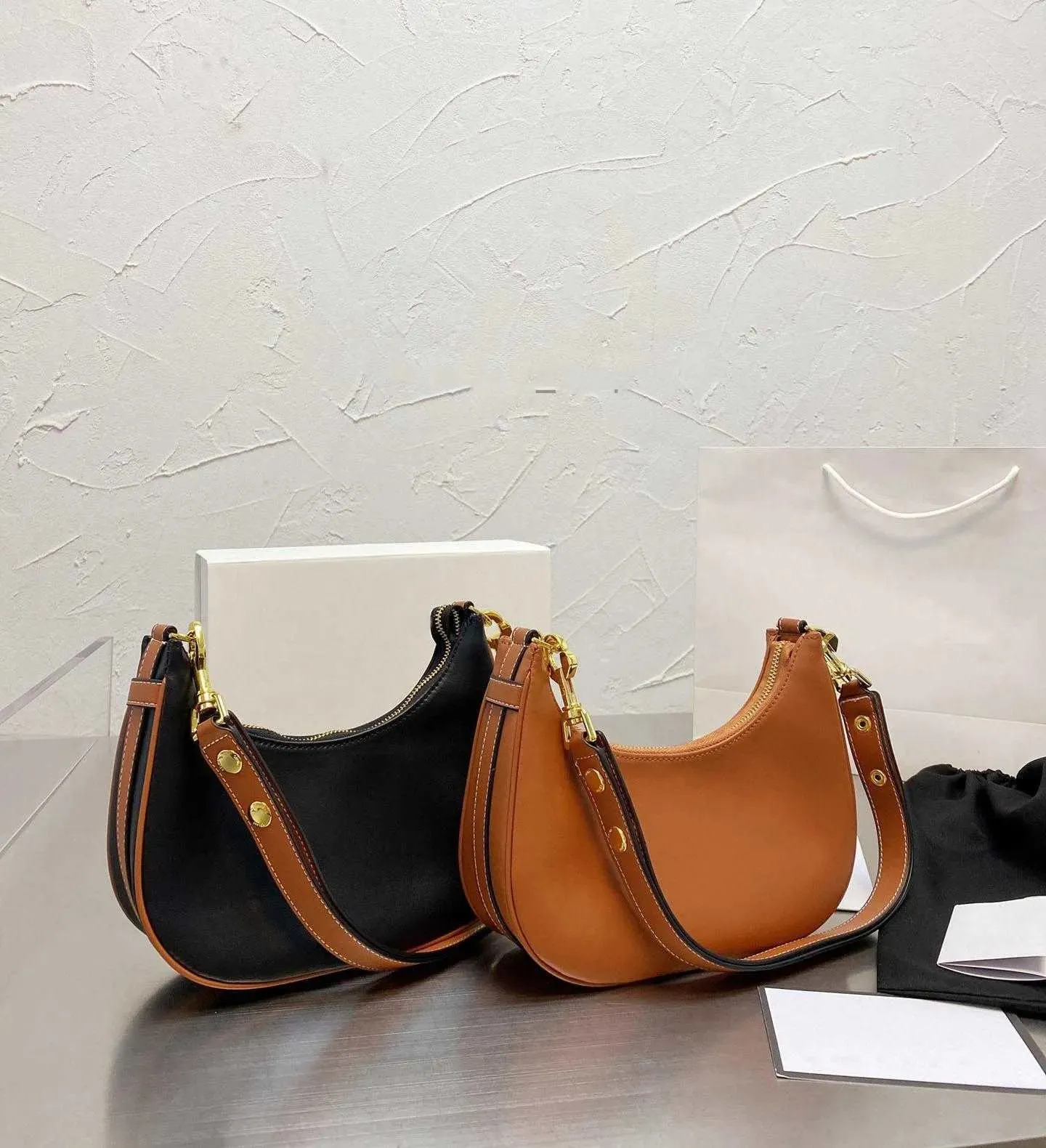 المبيعات المجنونة الموضة الأزياء Hobos الفاخرة Women Women Bags Ladies Vintage Counter Bag Bags Letters Calfskin Leather Designs Bag Bag Bage