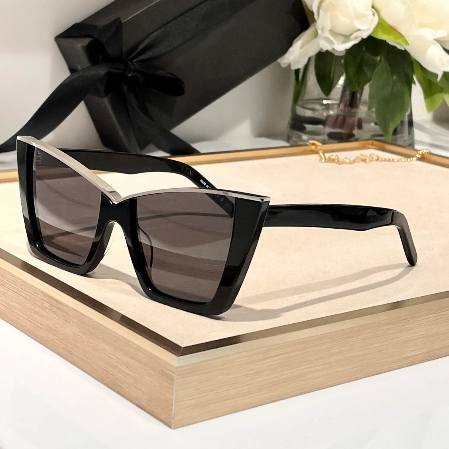 Designer Sonnenbrille für Männer Frauen Sommer Luxus 570 Avantgarde Katze Eye Eye Goggles Stil Anti-Ultraviolett Retro Platte Full-Frame-Mode-Brille zufällige Box SL570