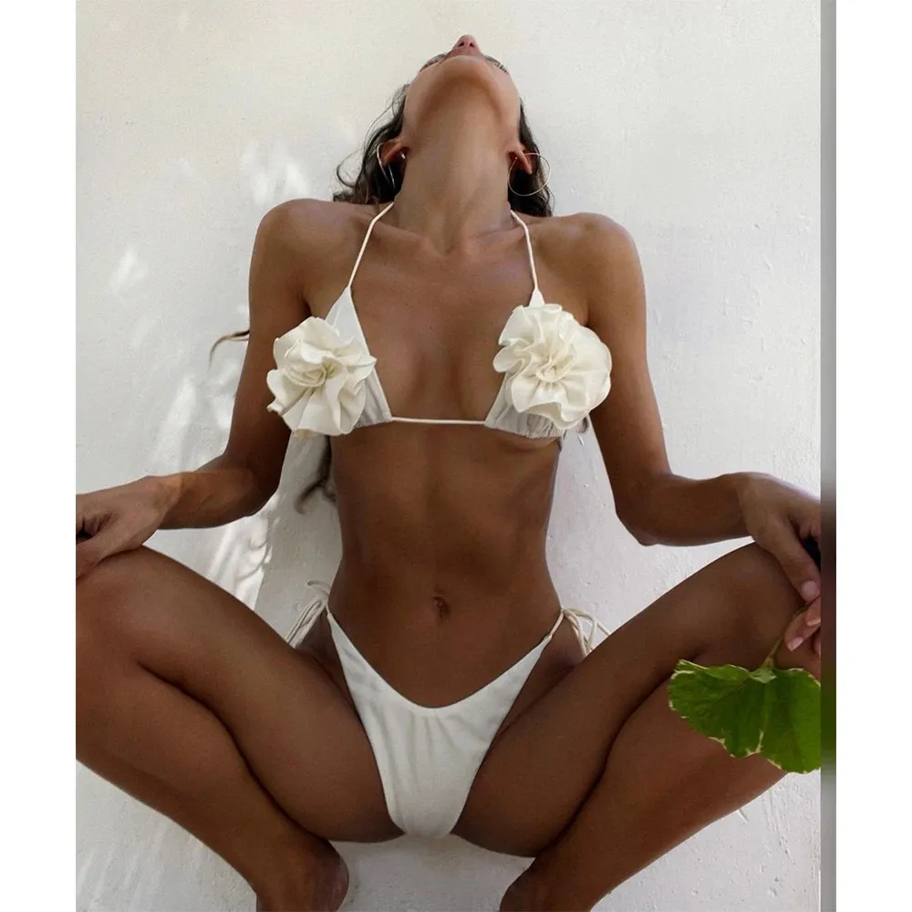 Sexy White Micro Bikini Womensuit Swimsuit Female Swimwear Thong Bikini Bikini set brasiliano Halter Beach Wear Lace Up Bareding Abito 240416