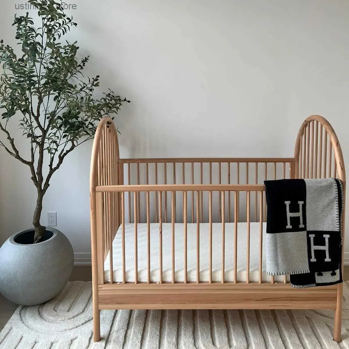 Baby Cribs Nouveau 2024 enfants berceaux Hauteur A réglable Bébé libellé en bois de lit en bois de nouveau-né les berceaux en bois pour les meubles de chambre à coucher pour bébé L416