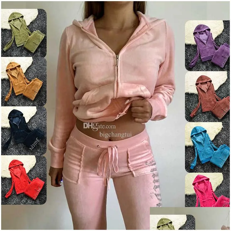 Kvinnor Tvådelade byxor Juicy Apple Tracksuits 2023 Summer Brand Sying 2 Set Veet Velor Women Track Suit Hoodies och träffade avancerad de otmt7