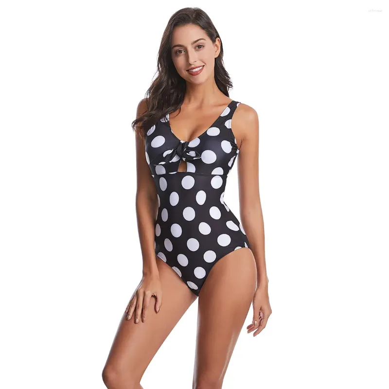 Kvinnors badkläder Polka Dot Printed Sports Swimsuit For Women 2024 Summer One Piece Bikini Monokini High midje Slim Conservative