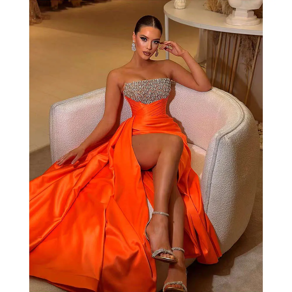 Wieczorna pomarańczowa z koralikami bez ramiączek plamka bokna dzielona sukienka na balu bez rękawów vestidos de gala