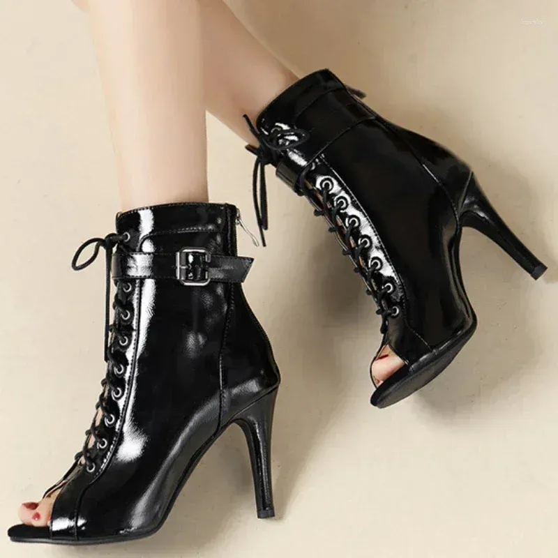 Klänningskor Kvinnors högklackade 2024 Summer Pionted Toe Breattable Hollow Dance Heeled For Women Sexy Party Female PMPS