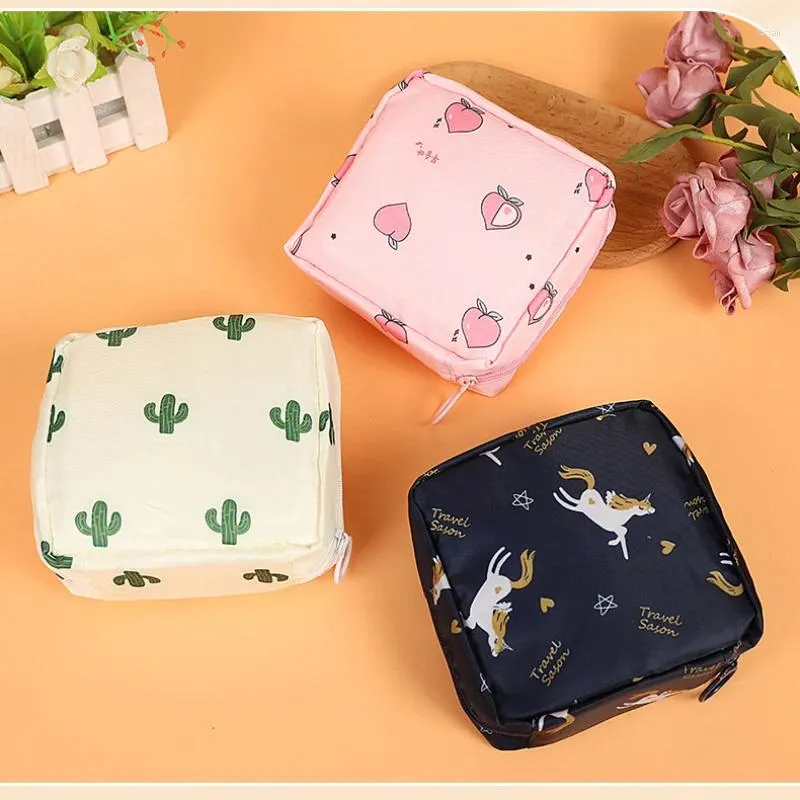 Opbergtassen draagbaar en schattige cartoon multifunctionele tas met grote capaciteit lippenstift tante's handdoek kleine verandering