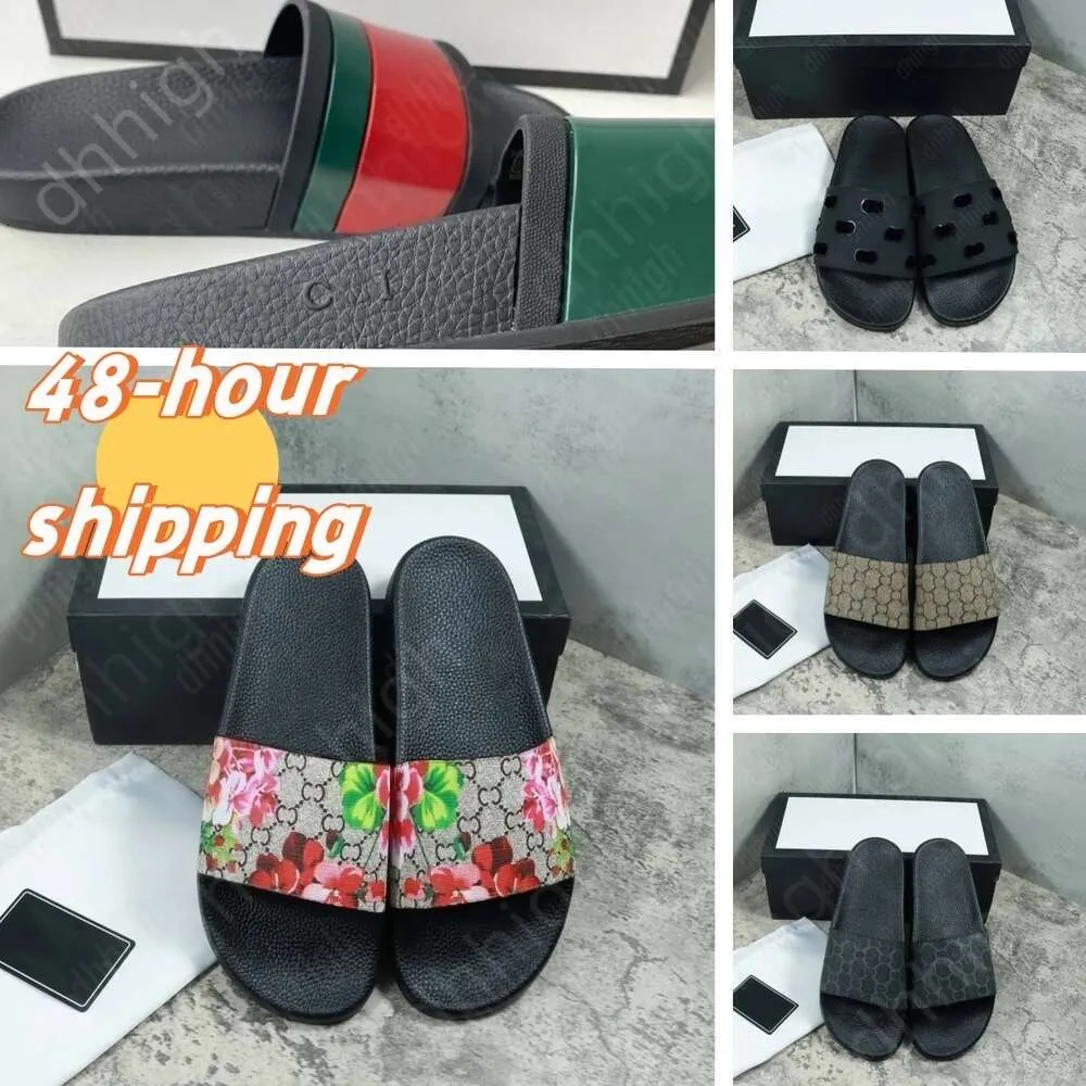 2024 Designer Sandals Slifori Italia Parigi Nuove vetrini di gomma Sandali Broccato floreali da donna Flaccuccia Flop Flops Flip Womens Fashion Striped Beach Times 35-45