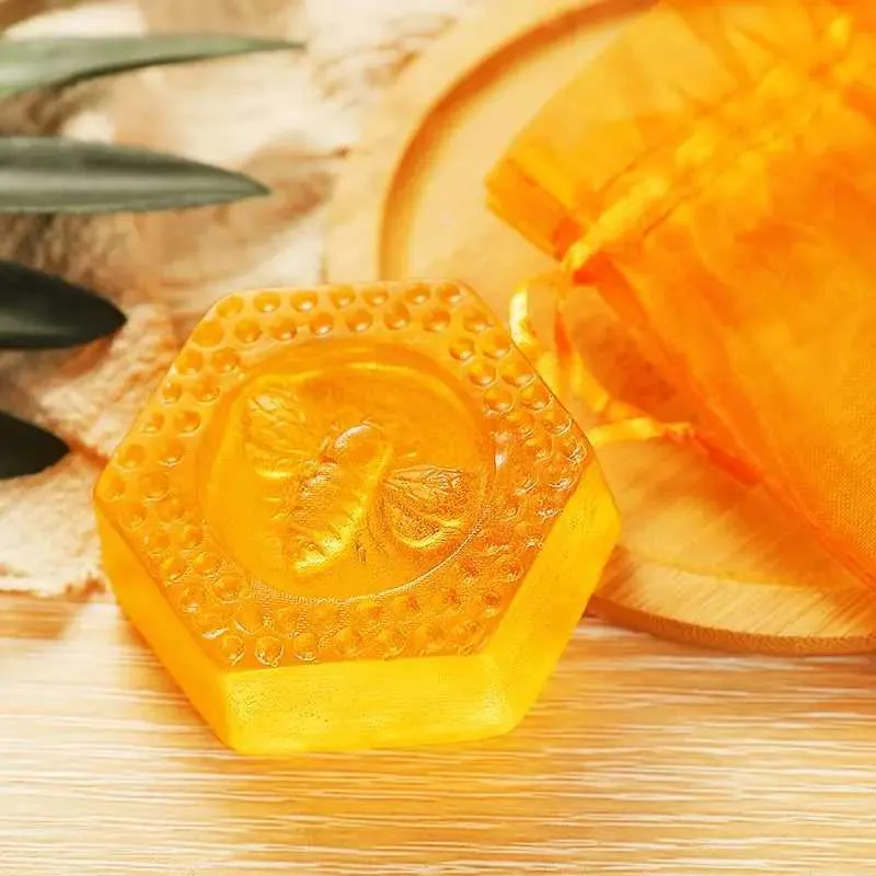 Handgemaakte soap Echte goederen Handgemaakte zeephuid Verjonging diep reinigende gezichtsbeweging Essentiële olie Badend mannen en vrouwen 240416