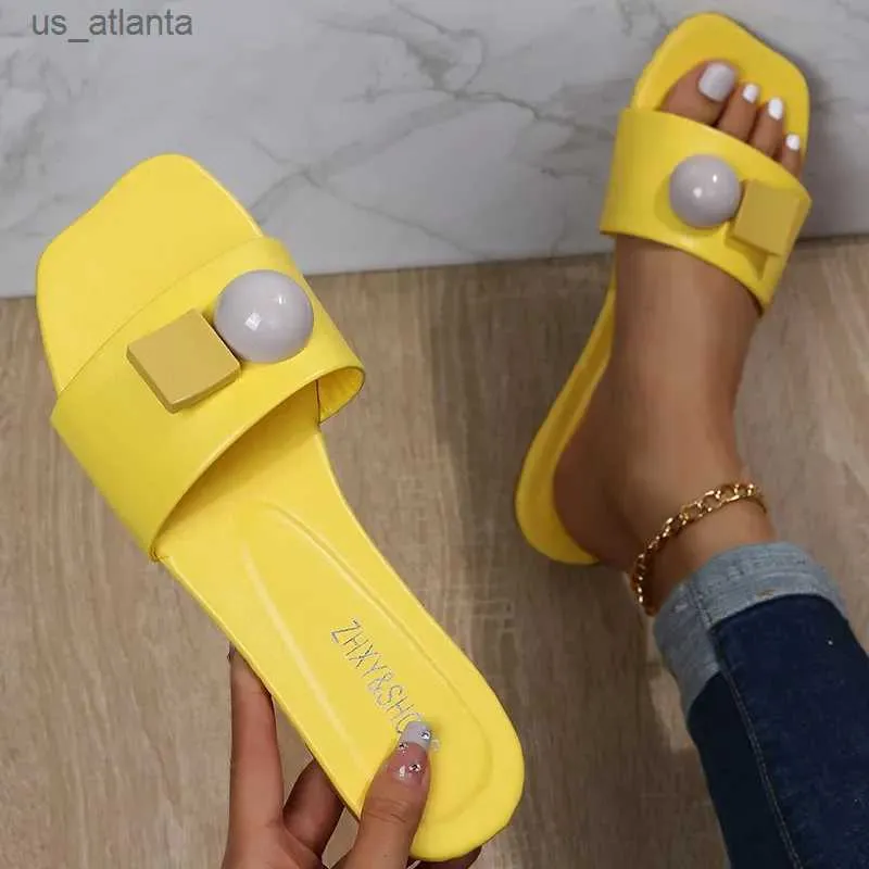 スリッパの女性は外のスライドレディース明るい黄色の夏の靴女性ファッションフラットボトムスクエアヘッド女性靴h240416