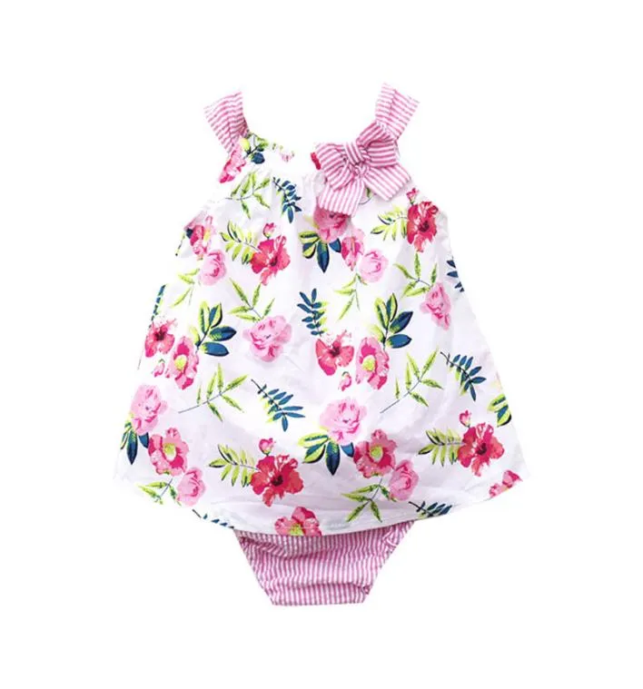 Yaz Yeni Bebek Kız Giysileri Yenidoğan Kıyafetleri Floral Tank Topsbows Fırfır Şort Bebek Takım Bebek Setleri Bebek Kız Tasarım Kıyafetleri 3192714