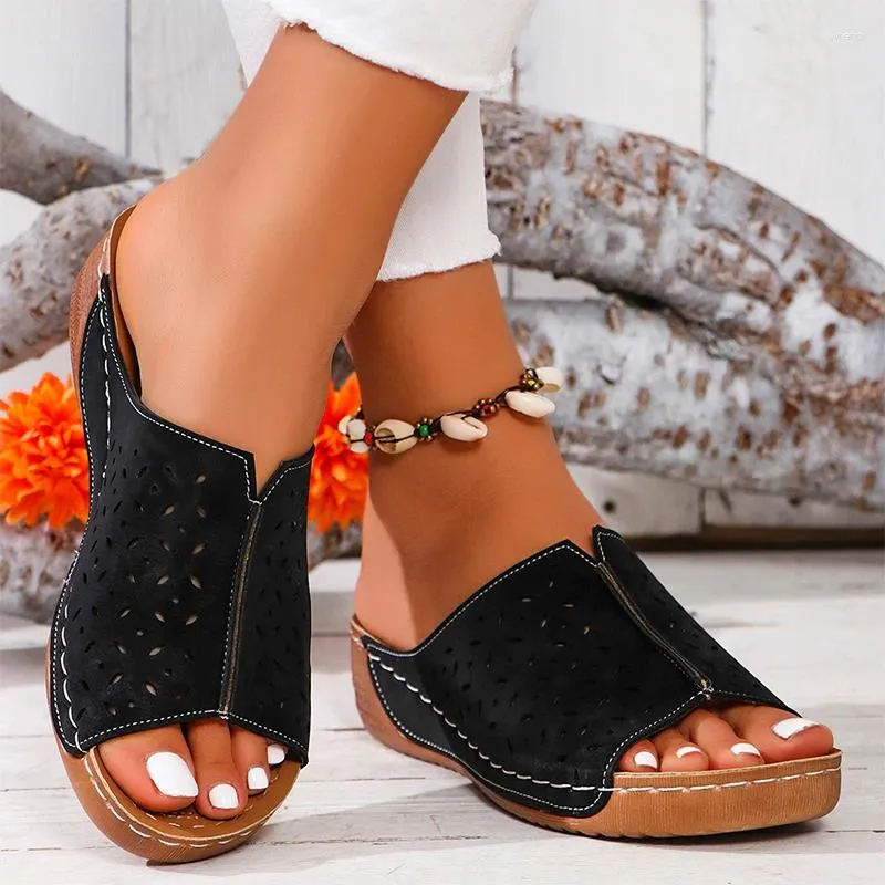 Slippers Women Fashion Wedges Schoenen Summer Hollow Sandals 2024 Designer Platform Beach Dia's Casual Walking Mujer Flip Flops