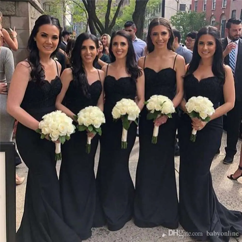 Bruidsmeisjes goedkope zwarte jurk zeemeermin spaghetti riemen backless kanten appliques top lange bruidsmeisje gotische bruiloft gastenjurken