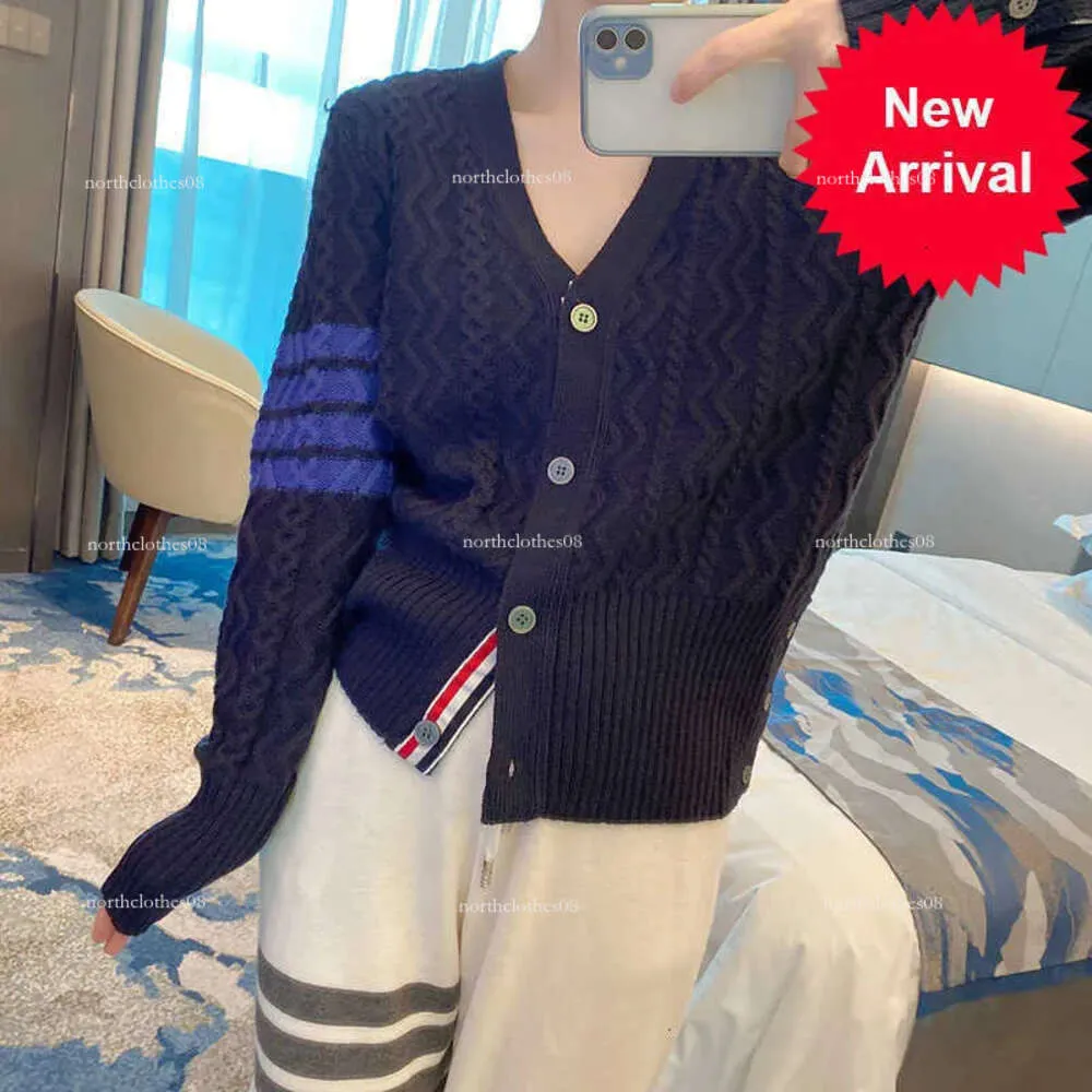 Designer Trend Womens Sweaters Fall 2024 New Tom Thick Needle Wave Cardigan Academy Style Wool Loose V-Neck T-Shirt Long Sleeve Jacket