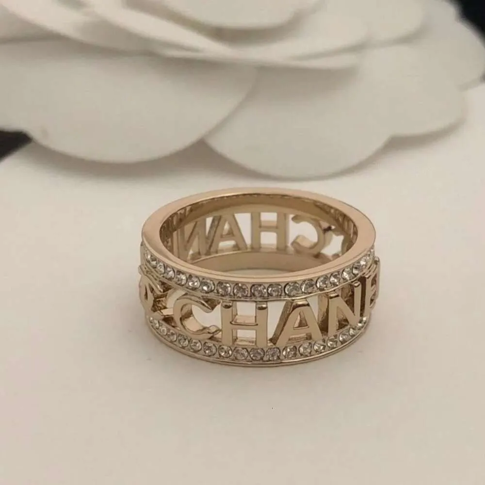 DaFu Xiaoxiangfeng 21B letter hollowed out ring light luxury simple fashion personalized Instagram versatile womens high-end ring