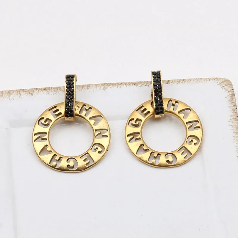 6001Stud Fashion Stud Ohrringe Frau Luxusdesigner Ohrring Multi Colors C Brief Schmuck Frauen 18k Diamant Hochzeitsgeschenke