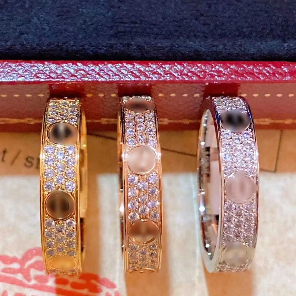 Kartenring Kajia Full Diamond Full Sky Star Ring V Gold Klassiker Ring 18k Gold Paar Ring Licht Luxus Paar Geschenk