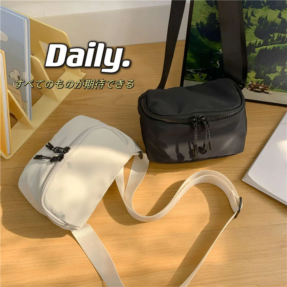 Fritid Versatile Nylon Small Women 2024 Ny Popular Crossbody Ins Student Activism Chest Bag 90% Factory Direct