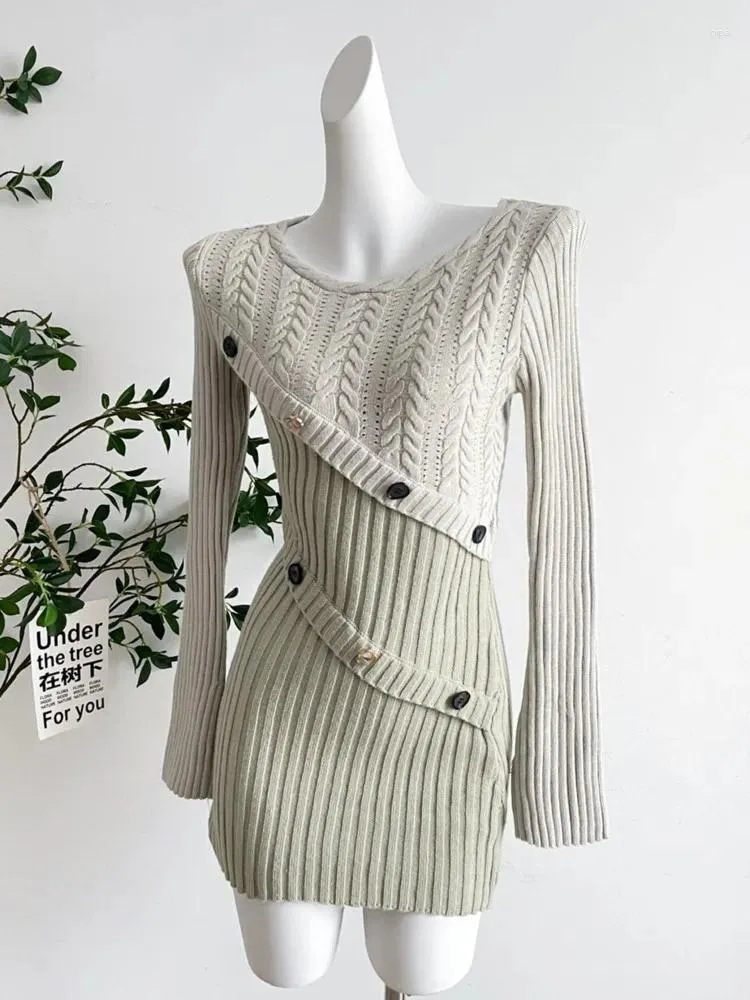 Abiti casual 2024 Design francese all'inizio della primavera a maniche lunghe a maglia per donne in moda coreana Small Slim Wheath Abito
