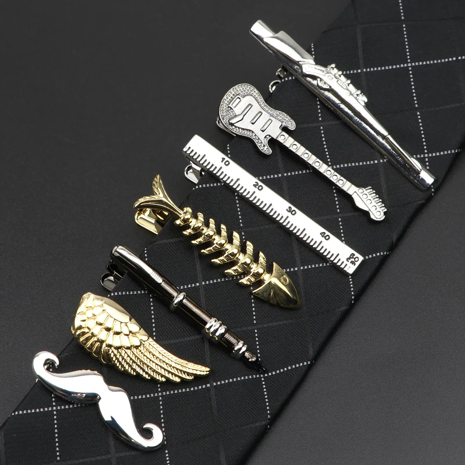 Mens Metal Tie Clip Luxury Airplane Beard Sword Dinosaur Pen Guitar Shape Design Fashion Wedding Party Bar Accessories 240408