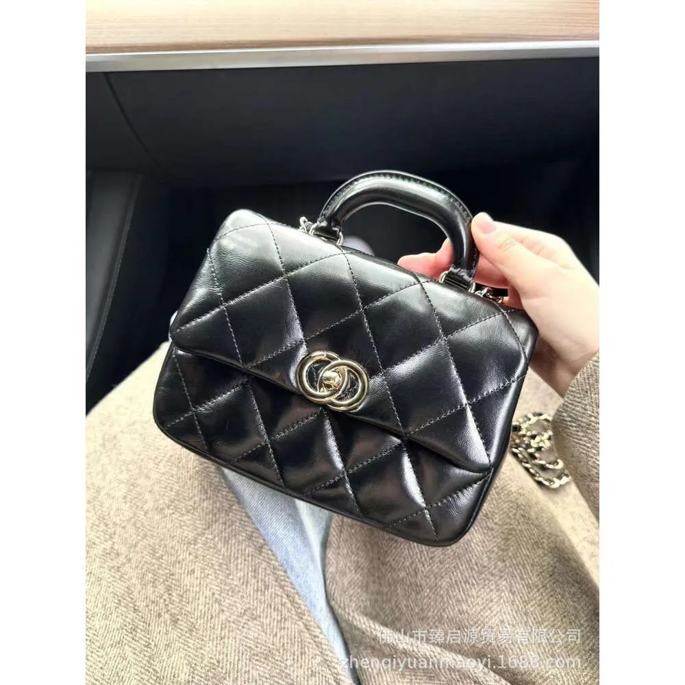 Designerkorthållare Spring Summer Sheepskin Handheld CF Single Shoulder Chanellies Diagonal Straddle Womens Bag Light Luxury Middle Bag