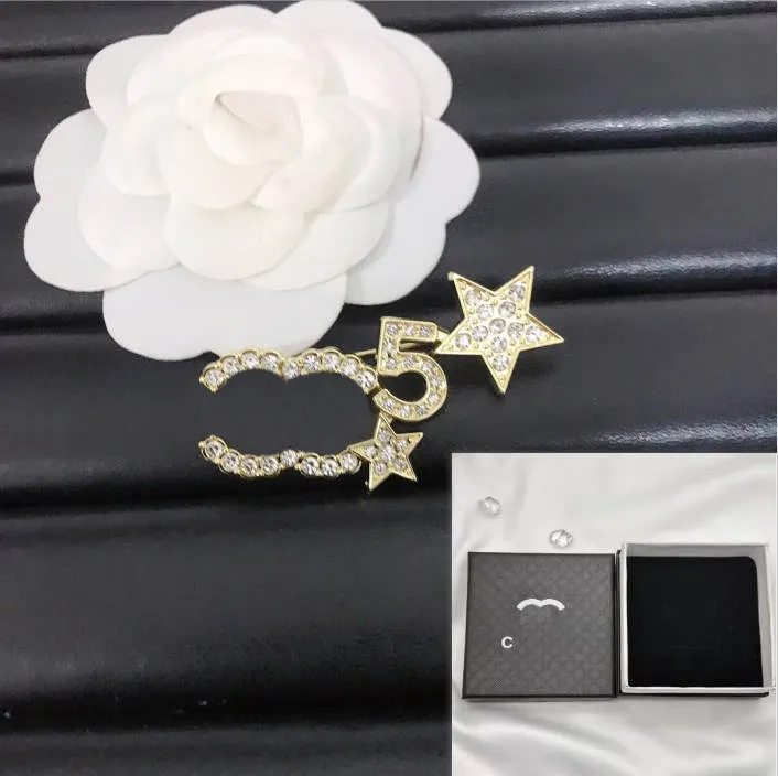 Luxury Gold-Plated Silver Plated Brooch Brand Designer Fashionable Digital Design Charming Girl Brooch High-Quality Jewelry Inlay Box Matching Boutique Gifts
