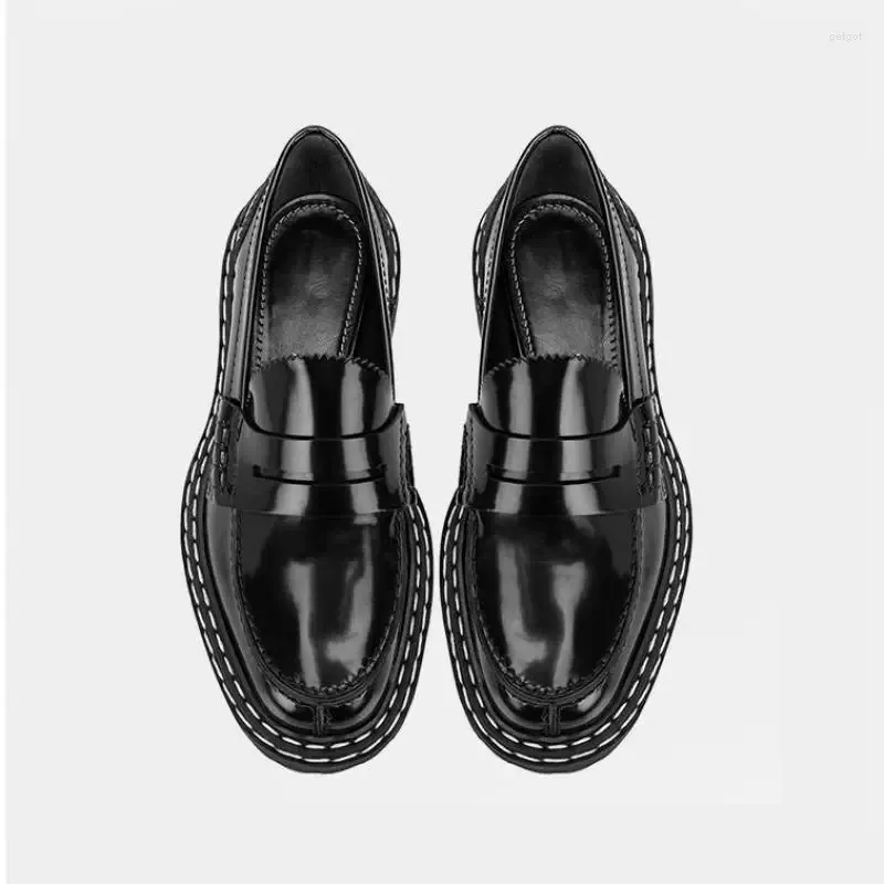 Sapatos casuais Design da marca Supotos de couro genuínos Mulheres 2024 Spring Soled Soled Sold