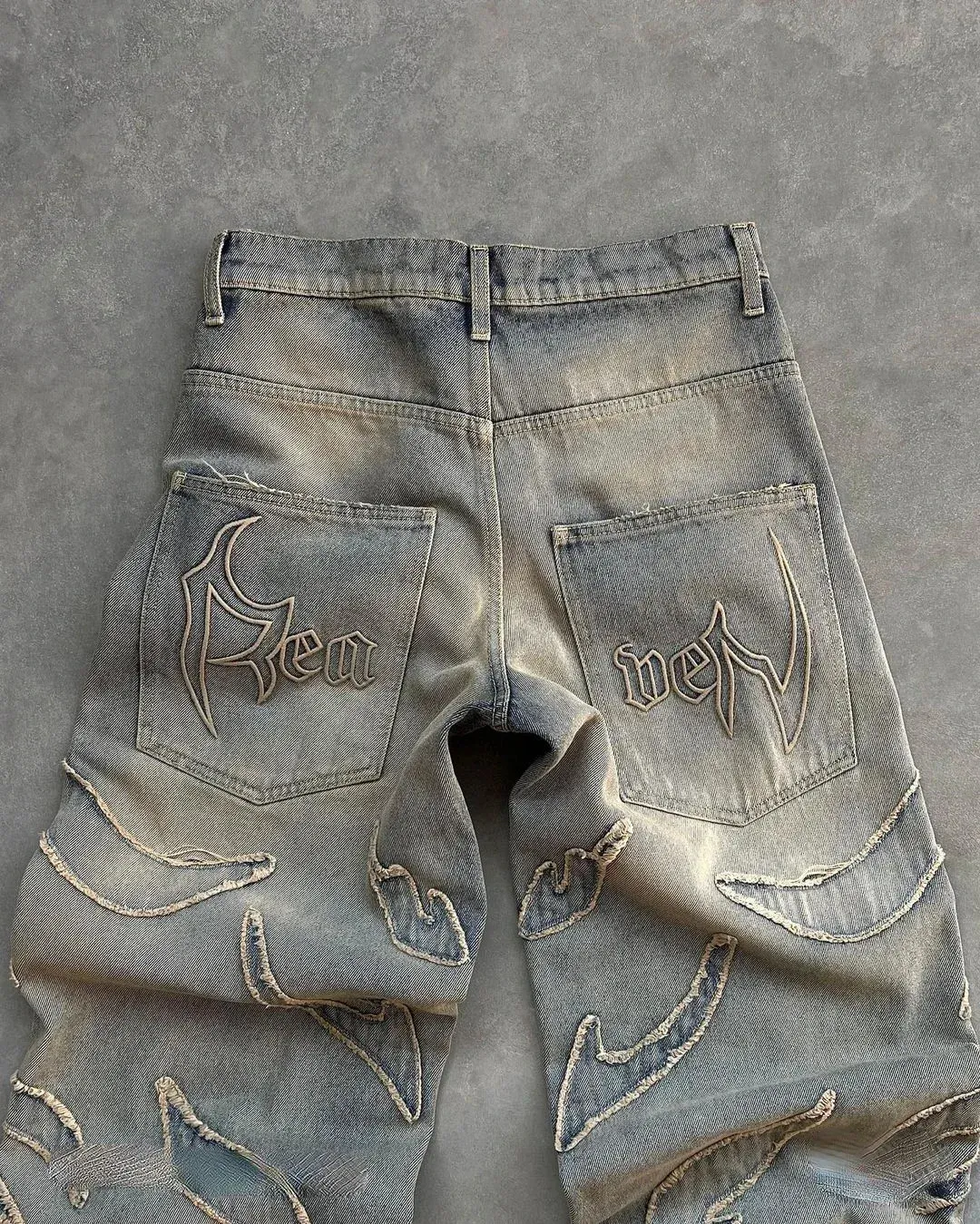Streetwear w trudnej sytuacji Patchwork workowate dżinsy dla mężczyzn Y2K Vintage Raw Edge Haftowe dżinsowe spodnie Proste szerokie spodnie Nogą 240415