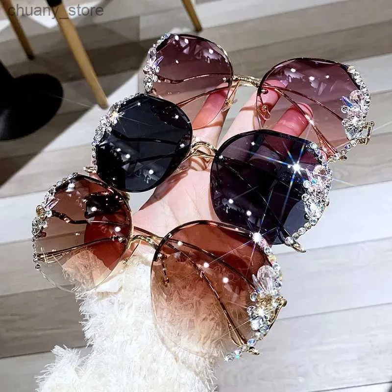 Lunettes de soleil Fashion Luxury Lunettes de soleil Bling Rignestone Sun Glasses Vintage Nuances pour femmes Big Diamond Eyeglass Gafas de Sol Mujer 2021 Y240416
