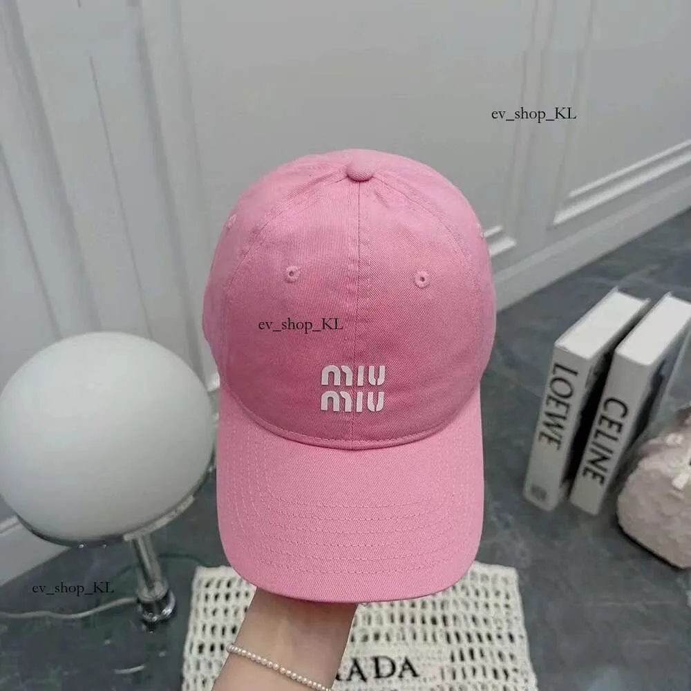 Mui Mui Baseball Cap Duck Tongue coréenne Édition coton Cotton Hardtop Mui Mui Lunettes de soleil Cap de baseball Summer Colorful Blanc Riding Outward Suncreen Hat 292