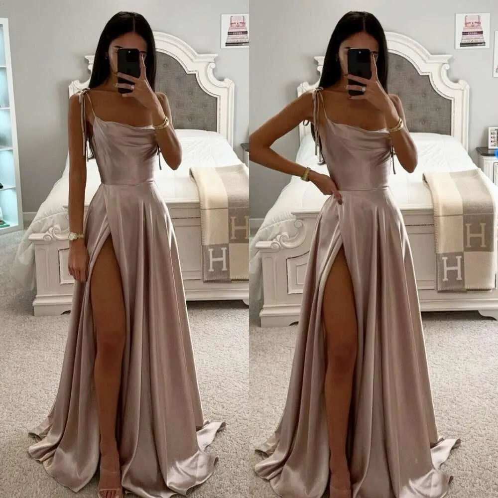 DHgate.com:Shimmering A-Line Prom Dress with Pleated Ruffle