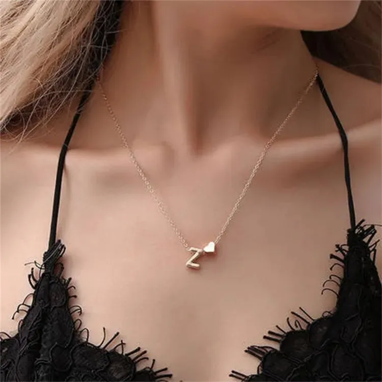 2024 Mode Tiny Heart Dainty Initial Halskette Gold Silber Farbbrief Name Choker Halsketten für Frauen Anhänger Juwely Geschenkq4