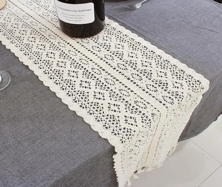 Beige Crochet Lace Table Runner with Tassel Cotton Wedding Decor Hollow Tablecloth Nordic Romance Table Cover Coffee Bed Runners D3028232