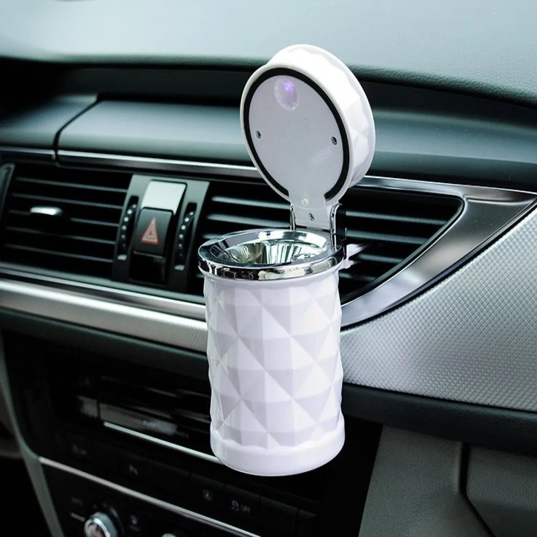 Car039 Accessories Portable LED Light Car Ashtray Universal Cigarette Cylinder Holder Car Styling Mini Car Interior Supplies R2731165