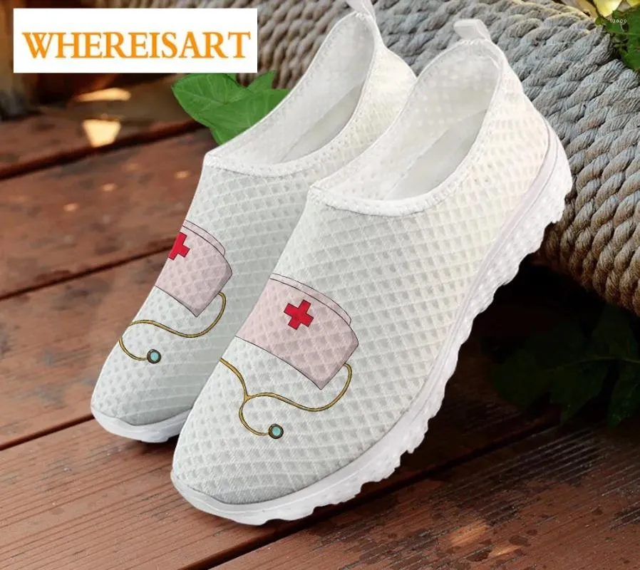 Chaussures décontractées Where Isart Migne Cartoon Hat Stéthoscope Match Slip on Flats Sneakers Femmes Mesdames White Beach Summer Shoe