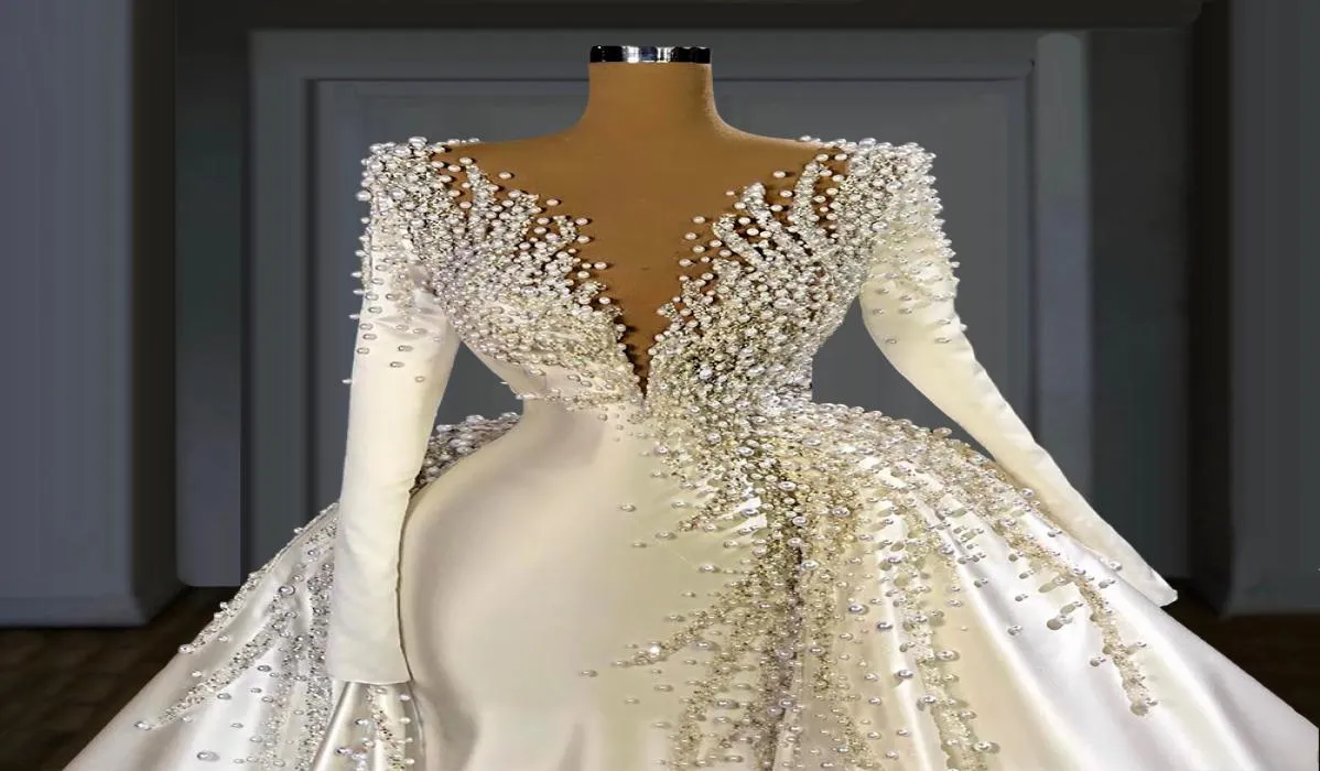 Robe de soirée de perles de satin de luxe 2021 Perles Sirène Robes de bal avec train détachable pour femmes