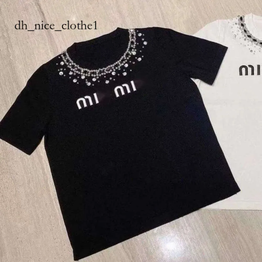 Mui Mui Top Women's T-shirt Designer Femmes Sexy Halter Tee Party Fashion Crop Top Luxury Broidered T-shirt Spring Summer Backless 715