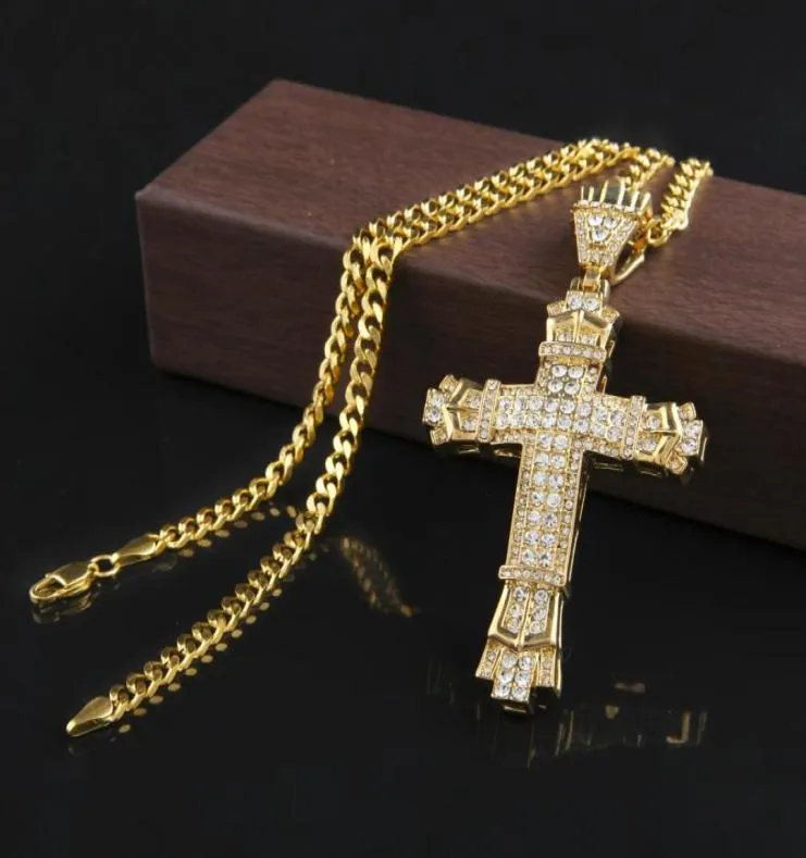 Retro Gold Charm Wiselant Pełny lód na zewnątrz CZ symulowany Diamonds Catholic Crucifix Naszyjnik z długim łańcuchem kubańskim 7285948