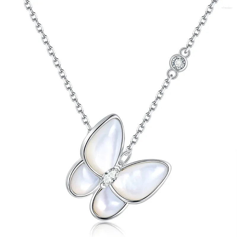 سلاسل S925 Sterling Silver Butterfly أم لؤلؤة ماركيز مويسانيت قلادة قلادة أنيقة للنساء هدية عيد الحب