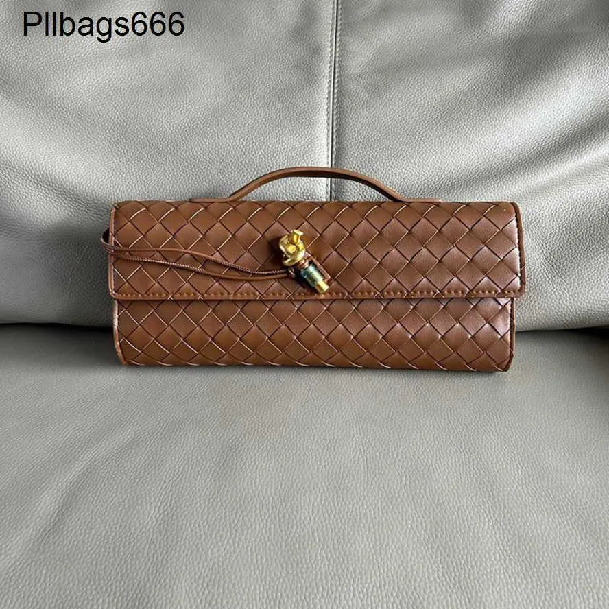 حقيبة Handiamo Clutch Bag Bottegvenets 2024 عشاء جديد يدويًا يدويًا يدويًا يدويًا.