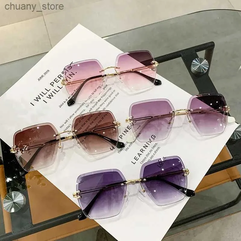 Solglasögon 2022 Fashion Rimless Gradient Solglasögon Kvinnor Luxury Brand Designer Sun Glasses Ocean Water Cut Lens Gereglasses Female UV400 Y240416