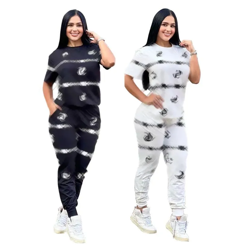 2024 Ny stil Kvinnor Designer Två stycken Set Women's Tracksuits Summer New Outdoor Leisure Fashion Alphabet Printing Women's Set