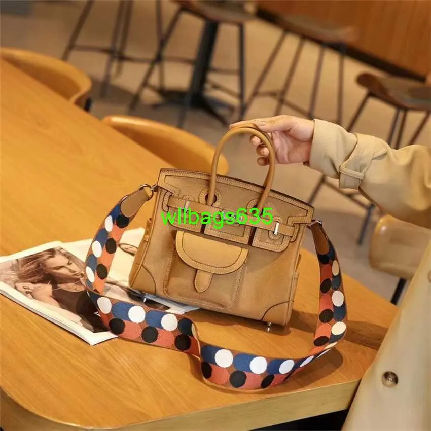 Ladung Totes Bk Stoff Handtasche 2024 Neue echte Leder -Damenbeutel mit Leinwand Mode Platin Tasche Einsatz Bag Weben Sie Schultergurt Handhelds haben Logo HBSF0T