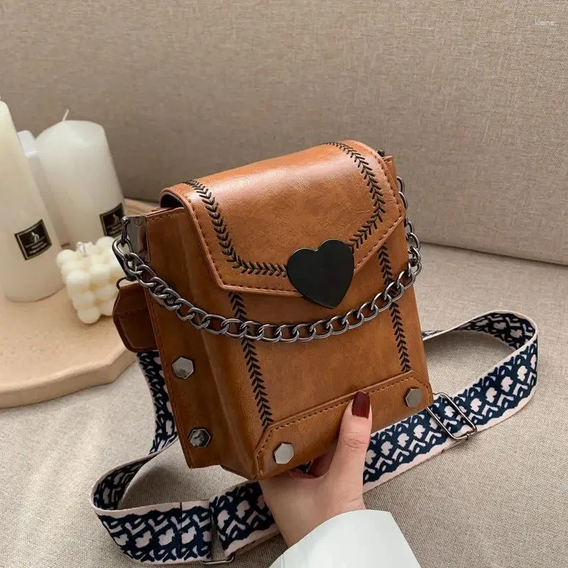 Torby na ramię młoda dziewczyna łańcucha serca komunikator pu skórzana moda single crossbody for Women Flap Taschels torebki