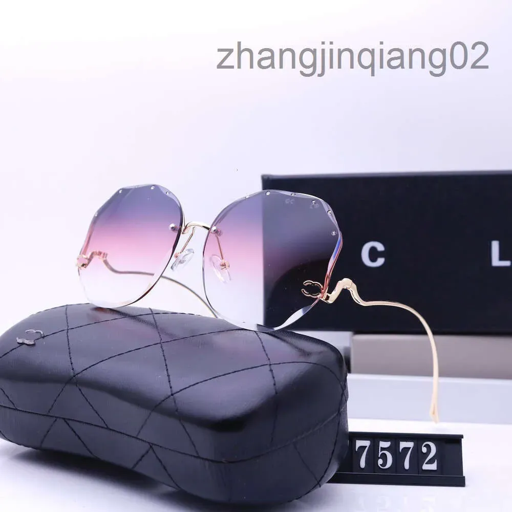 Designer Chanells Glasses Sunglass Cycle Luxury Fashion Sports Polarize Sunglass Men Woman Vintage Driving Beach Half Frame Purple Round Sun Glasses