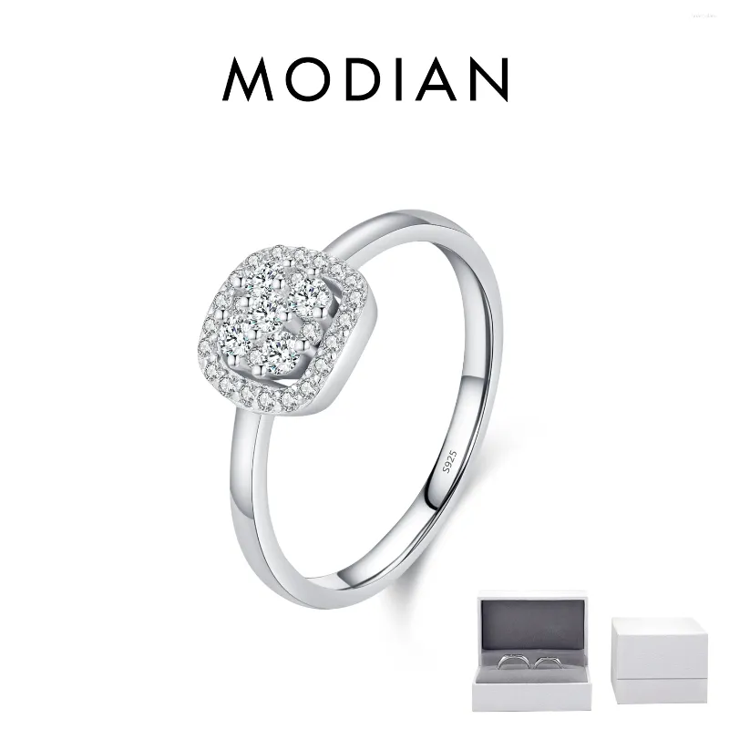 Pierścienie klastra Modian musującego VVS1 D Color Moissanite Pierścień 925 Srebrna oprawa ślubna dla kobiet Prezent biżuterii Prezent