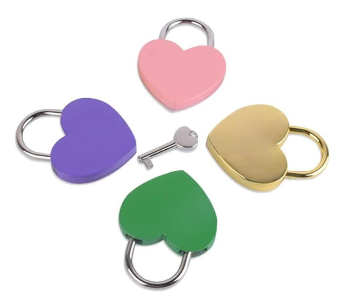 Whole 7 Colors Heart Shaped Concentric Lock Metal Mulitcolor Keys Padlock Gym Toolkit Package Door Locks Building Supplies2608023