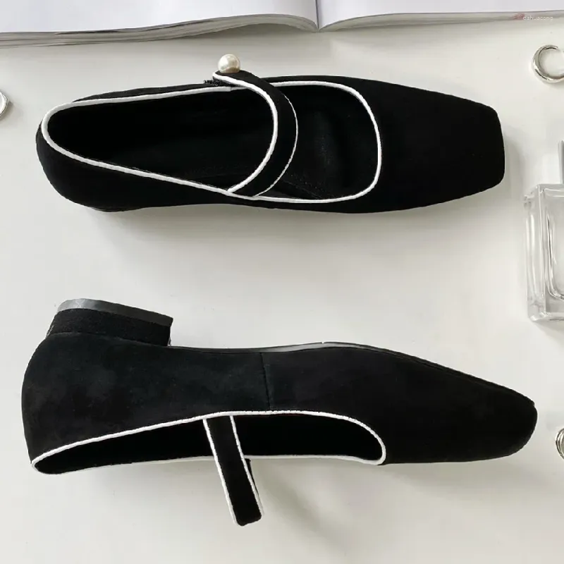 Sıradan ayakkabılar kadınlar doğal süet deri boncuk tokası slip-on Mary jane flats kare ayak parmağı retro kadın yumuşak ayakkabı katırları