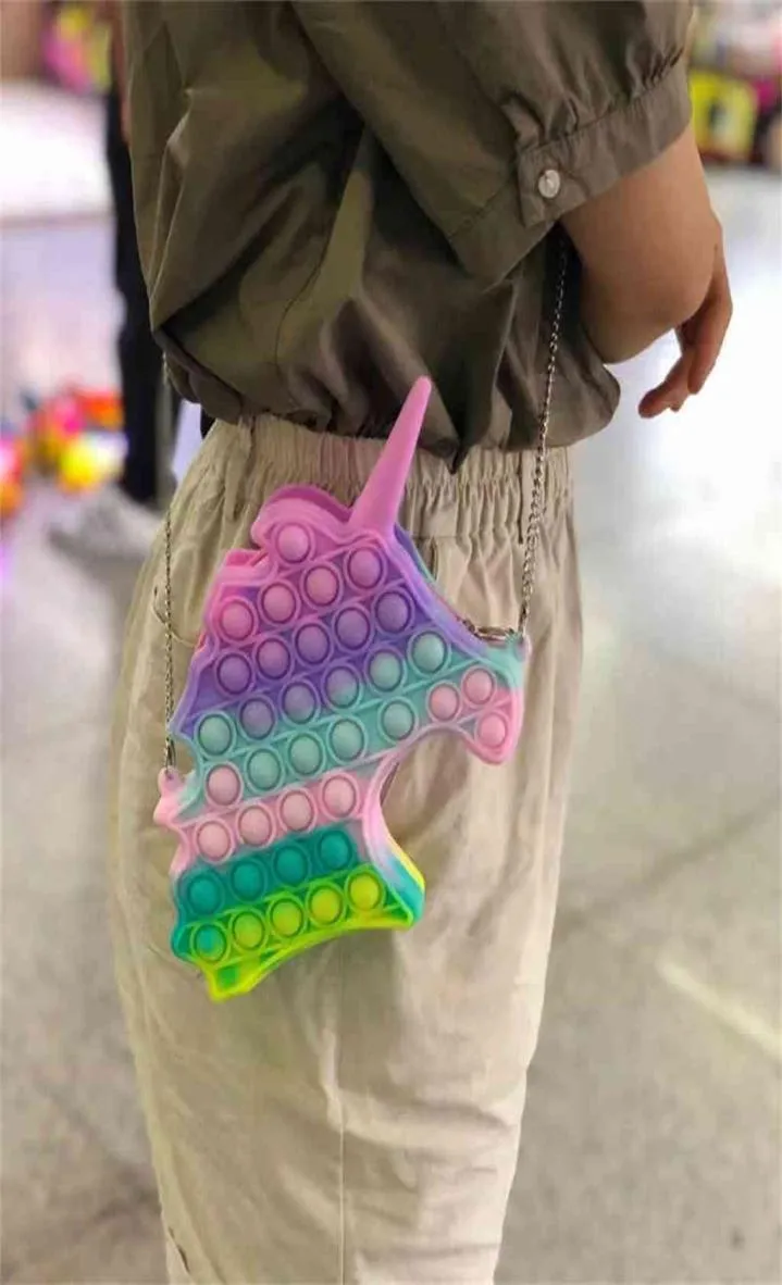 10st/DHL Anti Angst Toy Rainbow Unicorn Ryggsäck Purses Chain Bag Sensory Slicone Finger Pet Bubble Board Game Christms Kids Girls Gift H917A5YC3911626