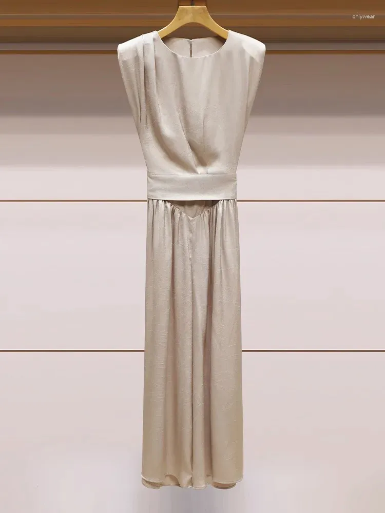 Pantaloni da donna a due pezzi di alta qualità lussuoso senso francese di lusso 2024 Summer Temperament gamba senza maniche per prua gamba set a due pezzi